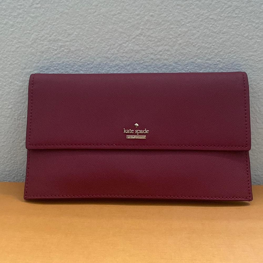 Kate Spade clutch with detachable crossbody chain